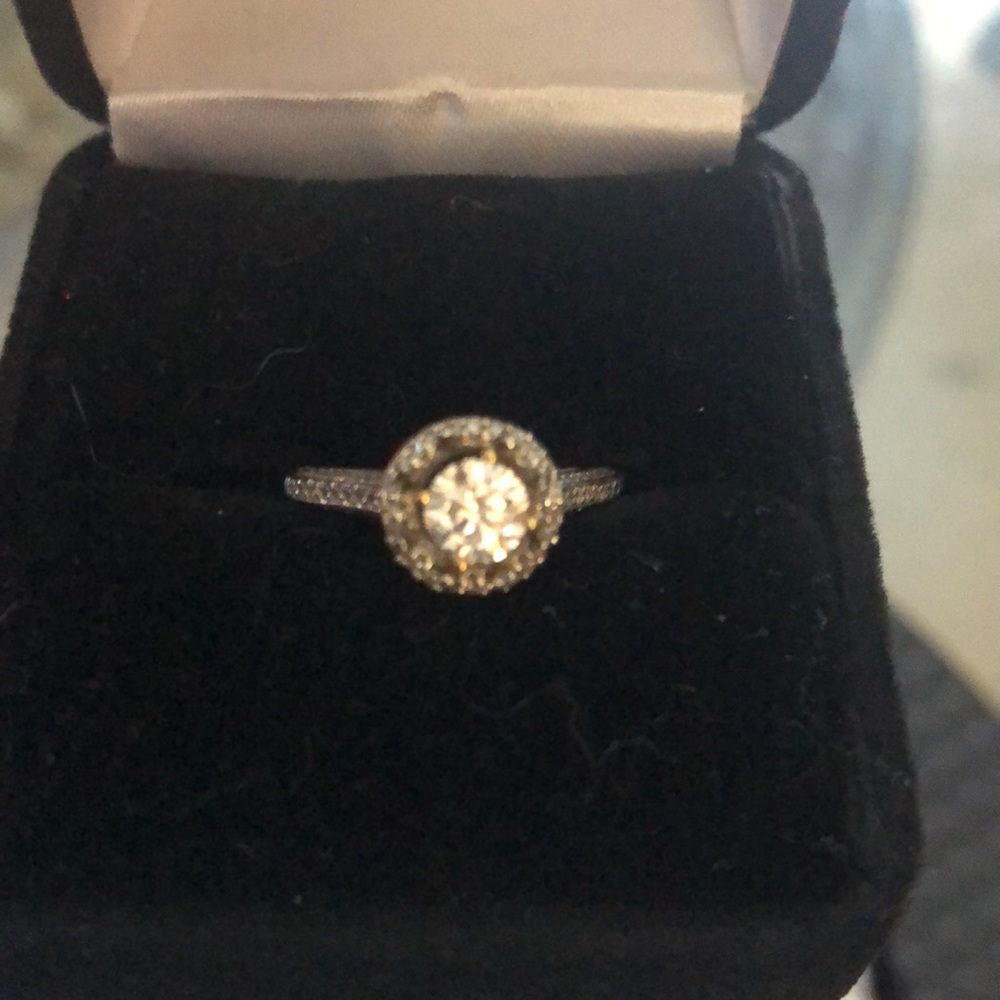 Tacori Diamond Halo Semi mount ring